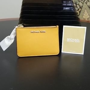 Michael Kors jet setter change wallet